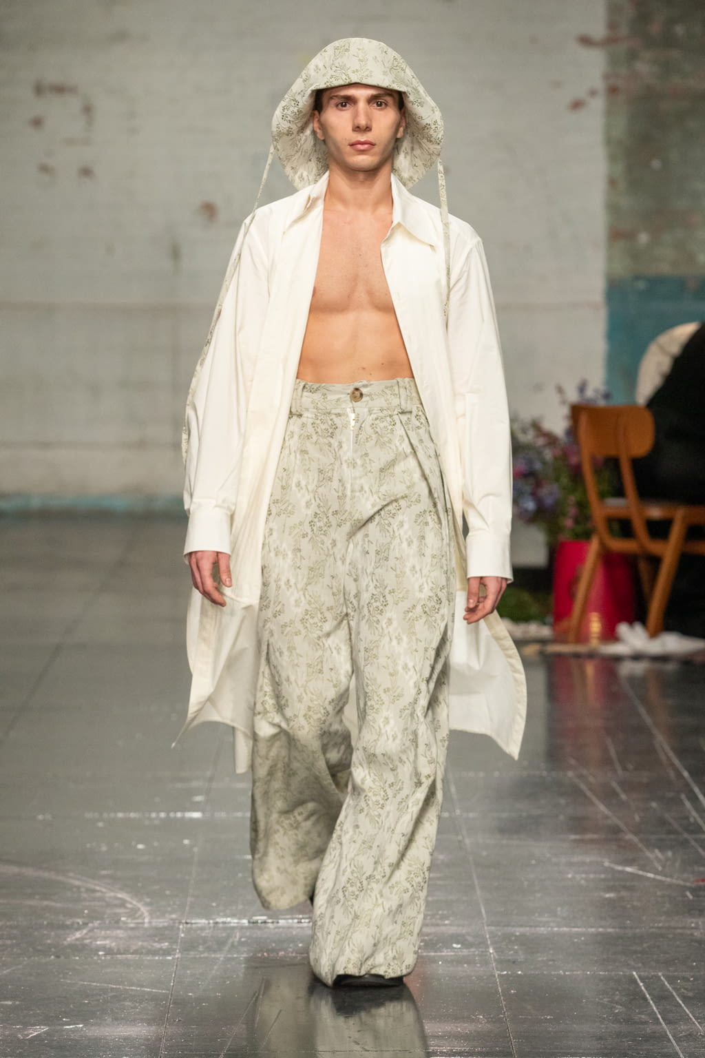 Fashion Week London Fall/Winter 2022 look 13 from the S.S.Daley collection 男装