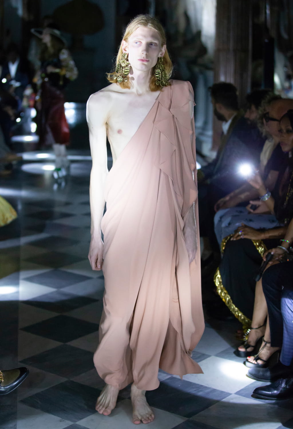 Fashion Week Milan Resort 2020 look 2 de la collection Gucci womenswear