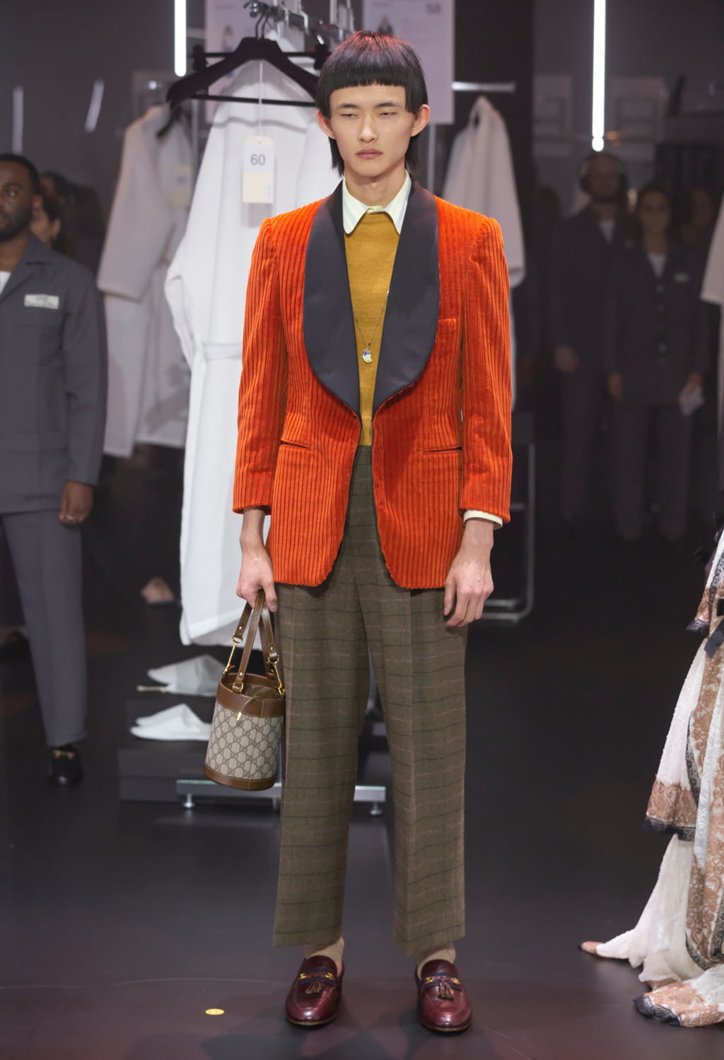 Fashion Week Milan Fall/Winter 2020 look 60 from the Gucci collection 女装