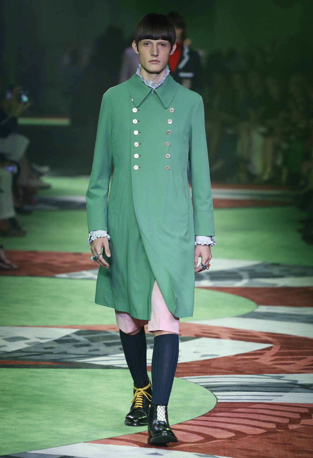 Fashion Week Milan Spring/Summer 2017 look 1 from the Gucci collection menswear