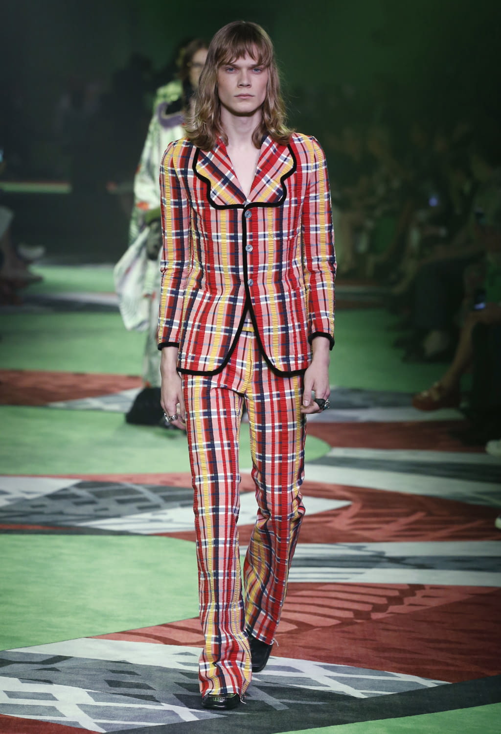 Fashion Week Milan Spring/Summer 2017 look 16 from the Gucci collection menswear
