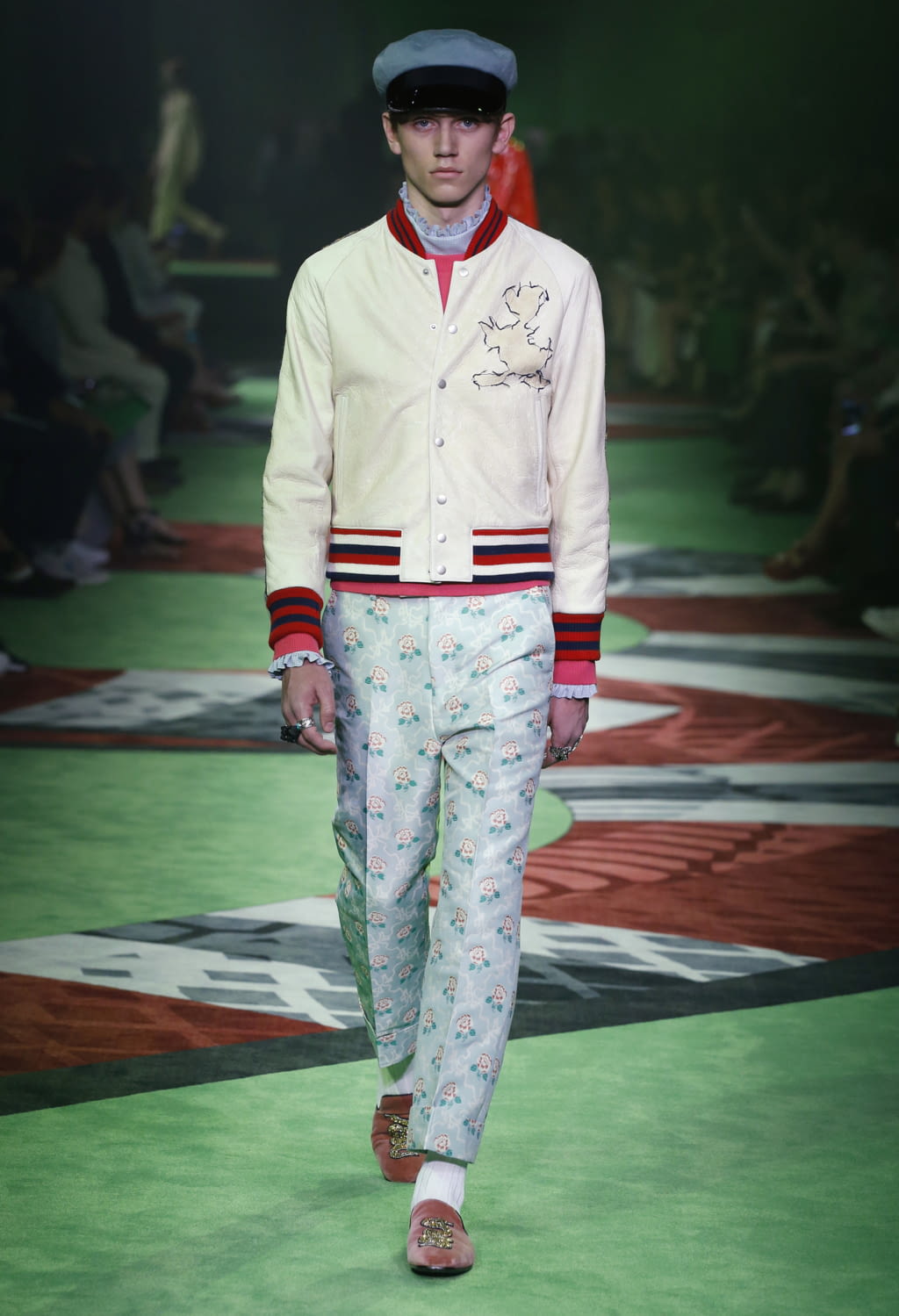 Fashion Week Milan Spring/Summer 2017 look 35 from the Gucci collection 男装