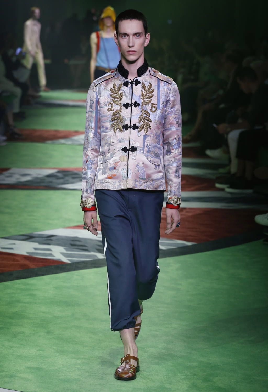 Fashion Week Milan Spring/Summer 2017 look 37 from the Gucci collection 男装