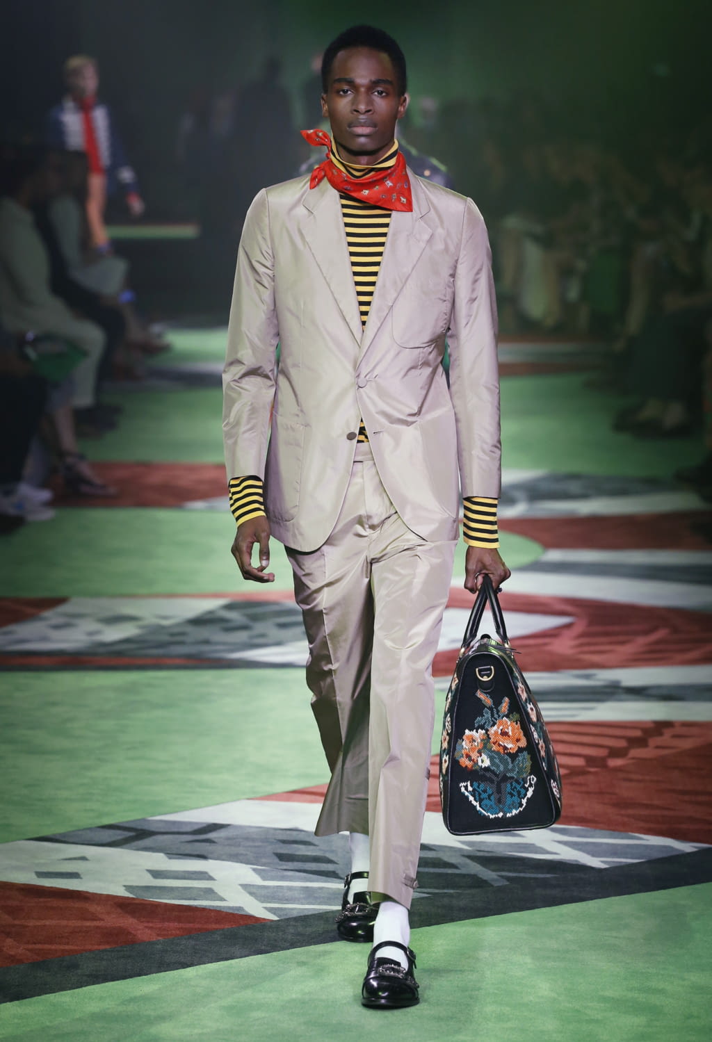 Fashion Week Milan Spring/Summer 2017 look 58 from the Gucci collection 男装