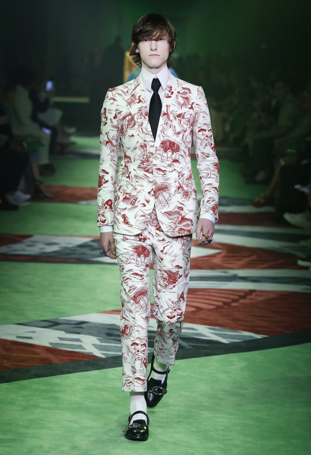 Fashion Week Milan Spring/Summer 2017 look 7 from the Gucci collection menswear