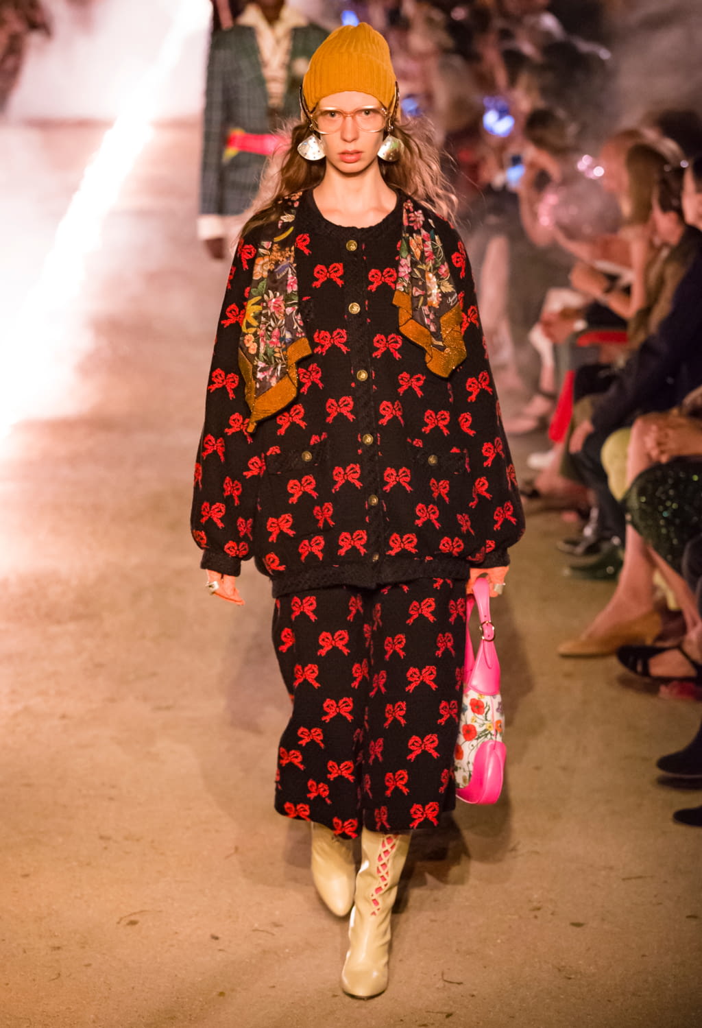 Fashion Week Milan Resort 2019 look 106 from the Gucci collection 女装