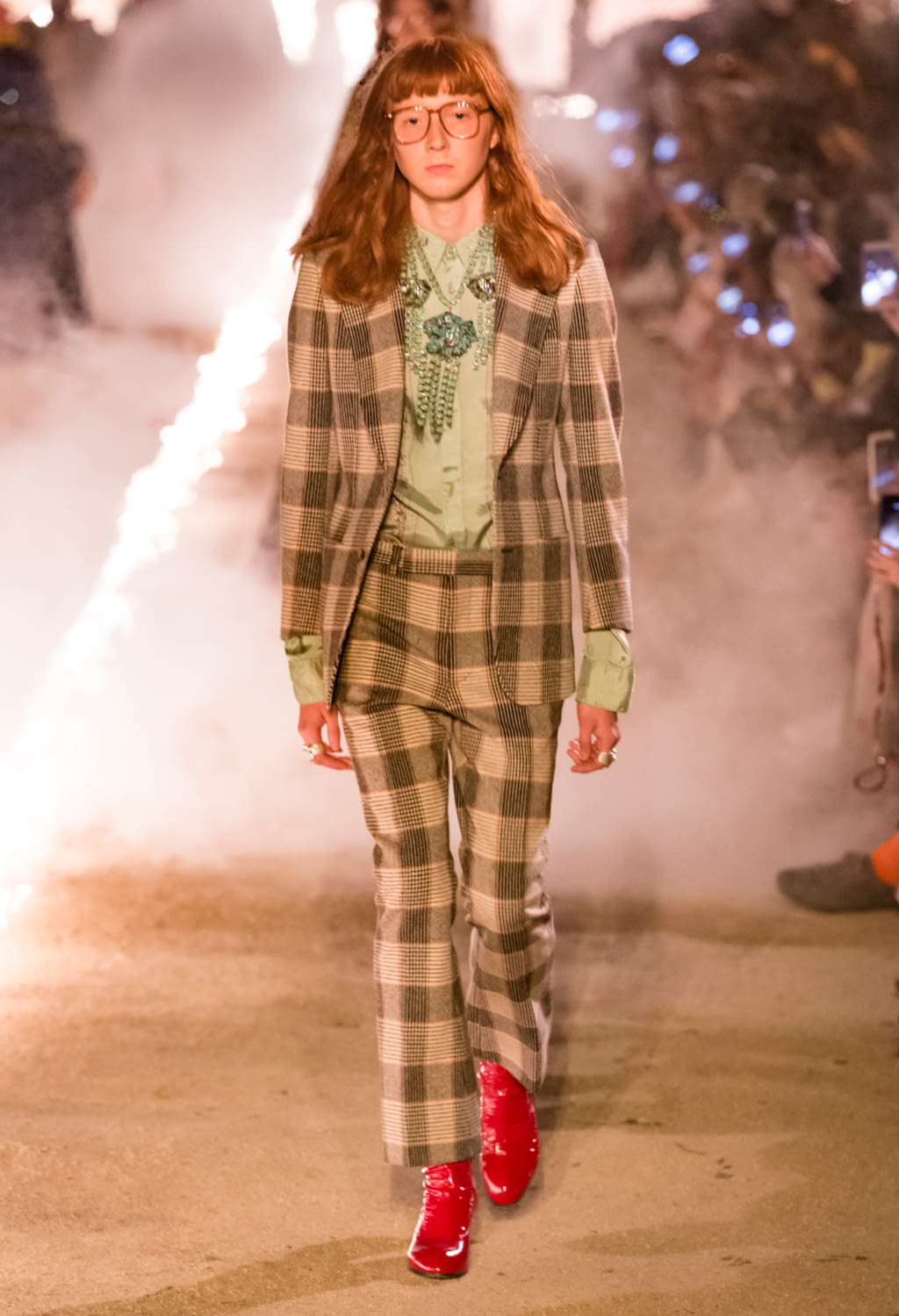 Fashion Week Paris Resort 2019 look 17 from the Gucci collection 男装