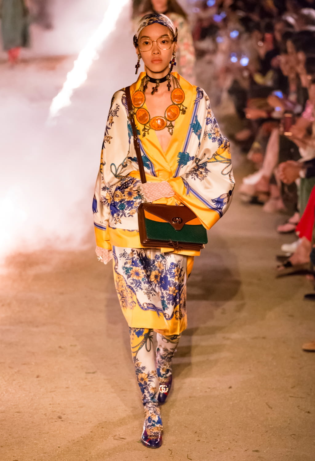 Fashion Week Milan Resort 2019 look 19 de la collection Gucci womenswear