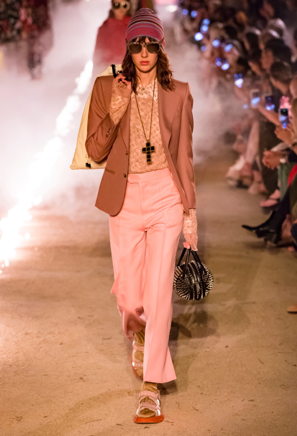 Fashion Week Milan Resort 2019 look 29 de la collection Gucci womenswear