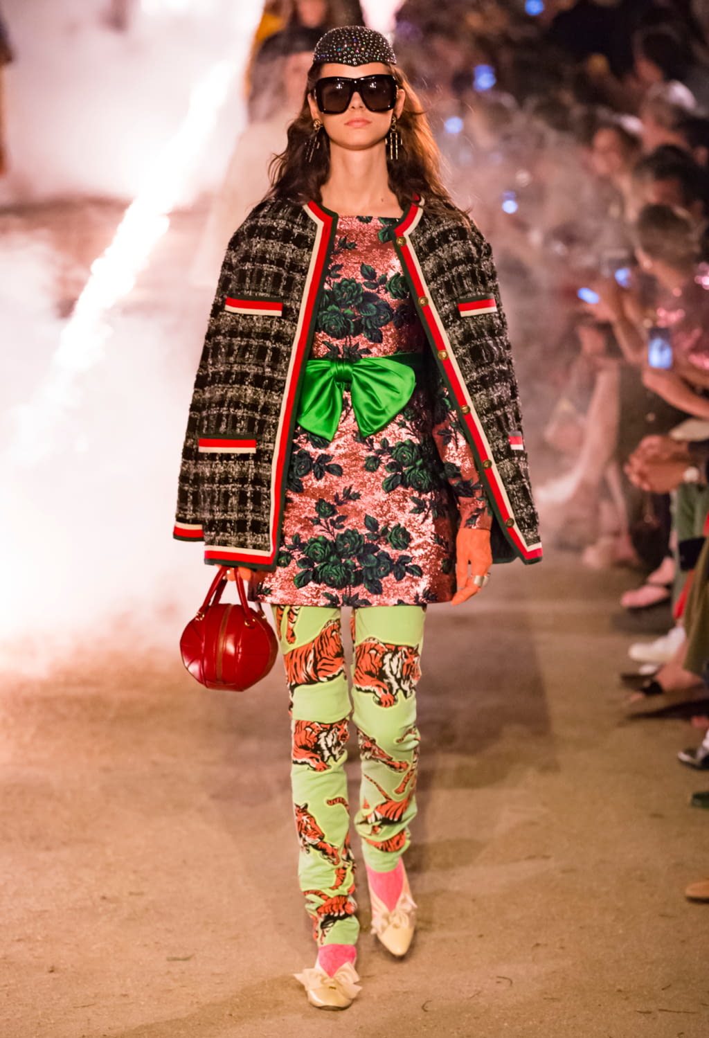 Fashion Week Milan Resort 2019 look 55 from the Gucci collection womenswear