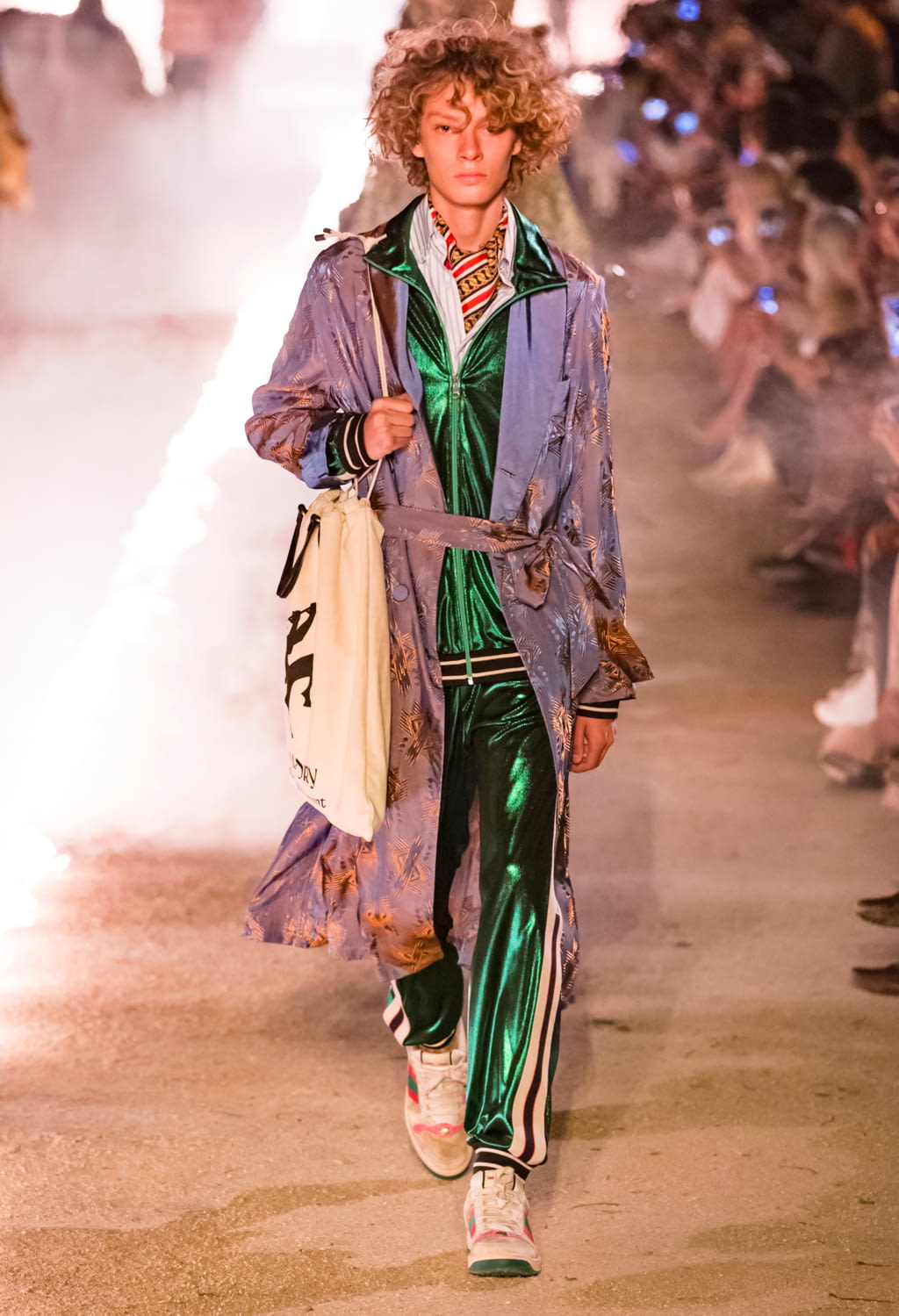Fashion Week Paris Resort 2019 look 69 from the Gucci collection 男装