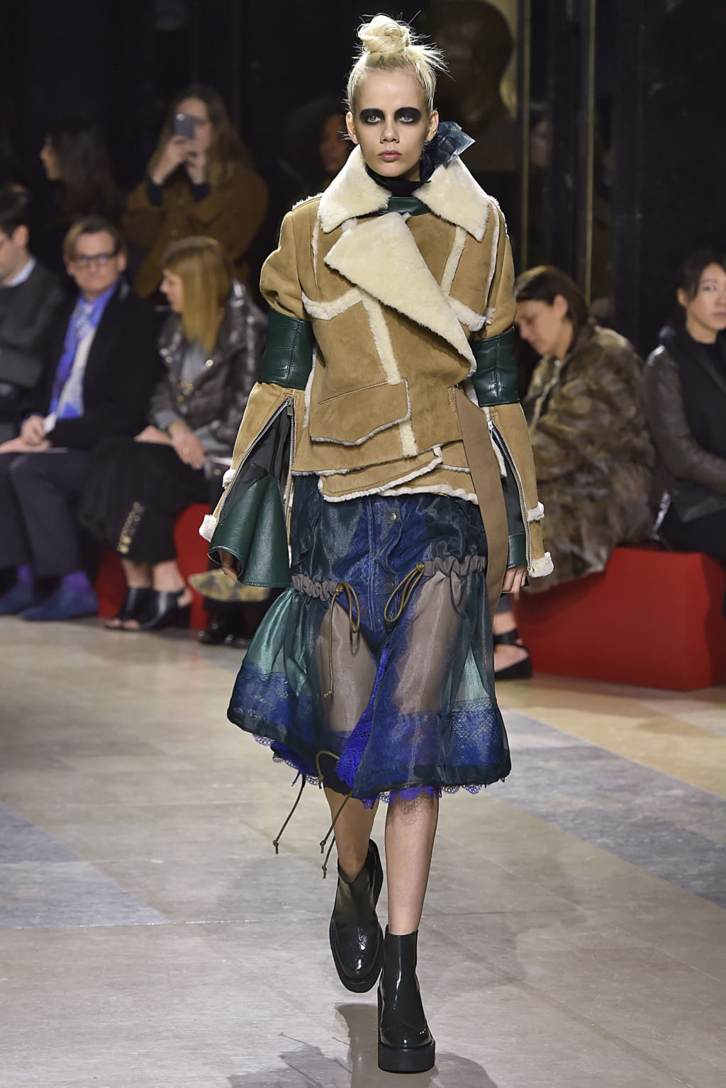 Fashion Week Paris Fall/Winter 2016 look 10 de la collection Sacai womenswear