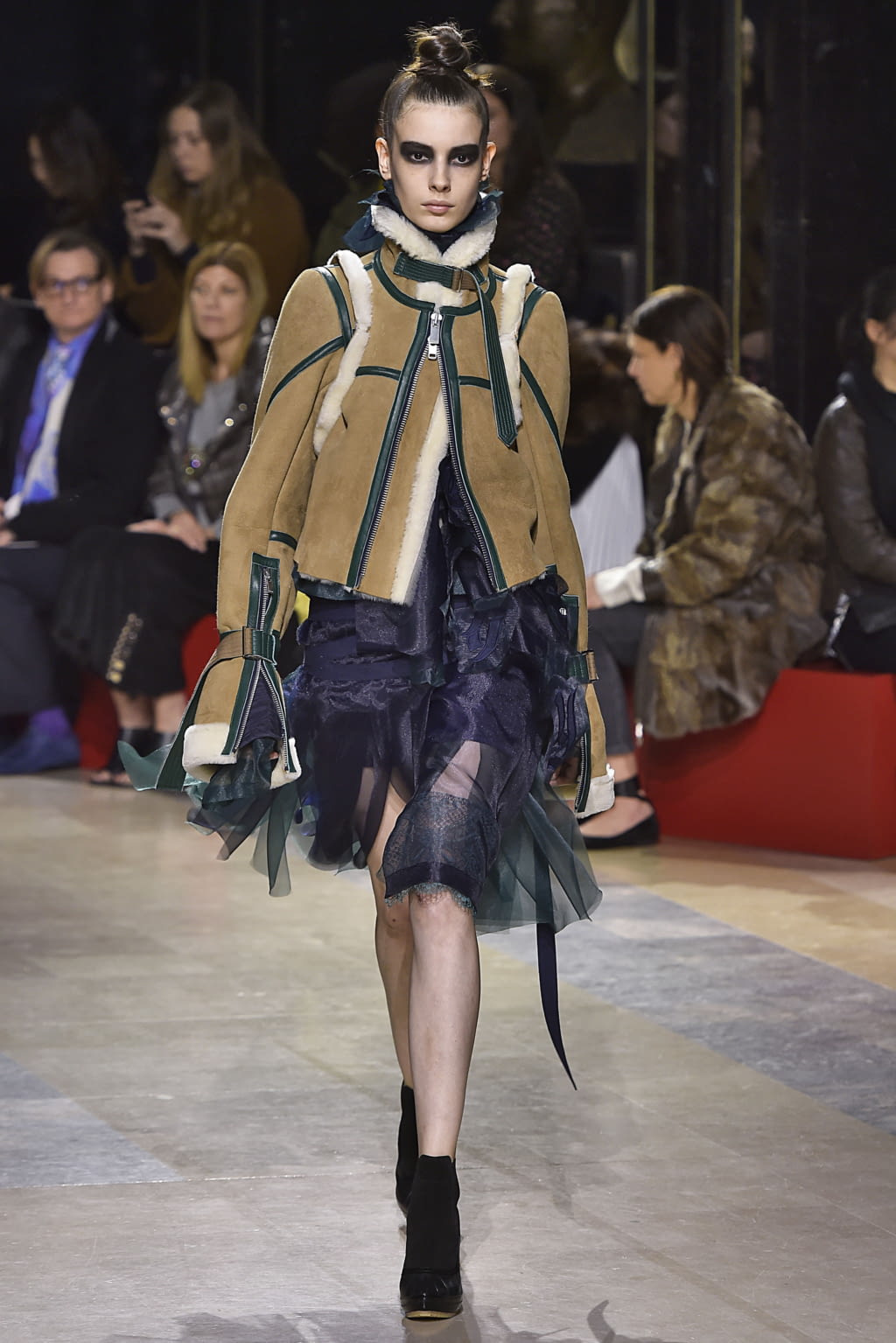 Fashion Week Paris Fall/Winter 2016 look 11 from the Sacai collection womenswear