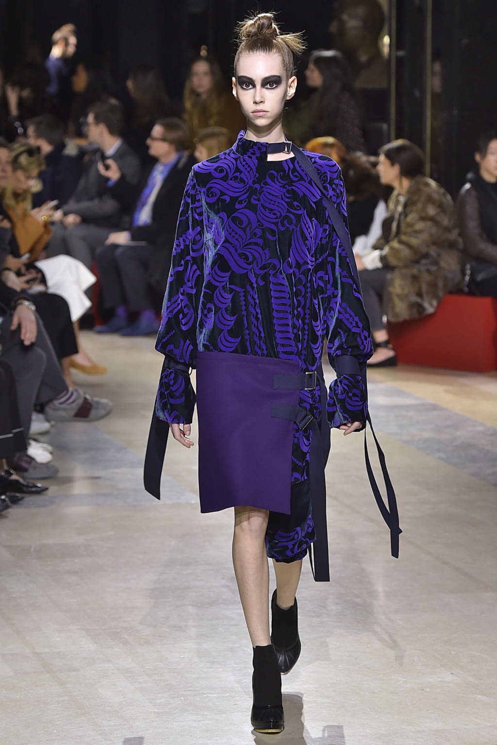Fashion Week Paris Fall/Winter 2016 look 21 from the Sacai collection womenswear
