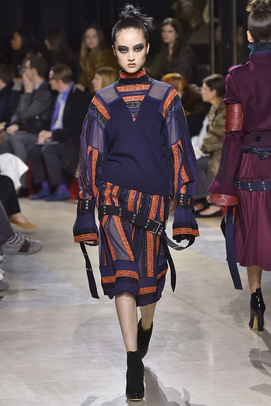 Fashion Week Paris Fall/Winter 2016 look 31 from the Sacai collection 女装