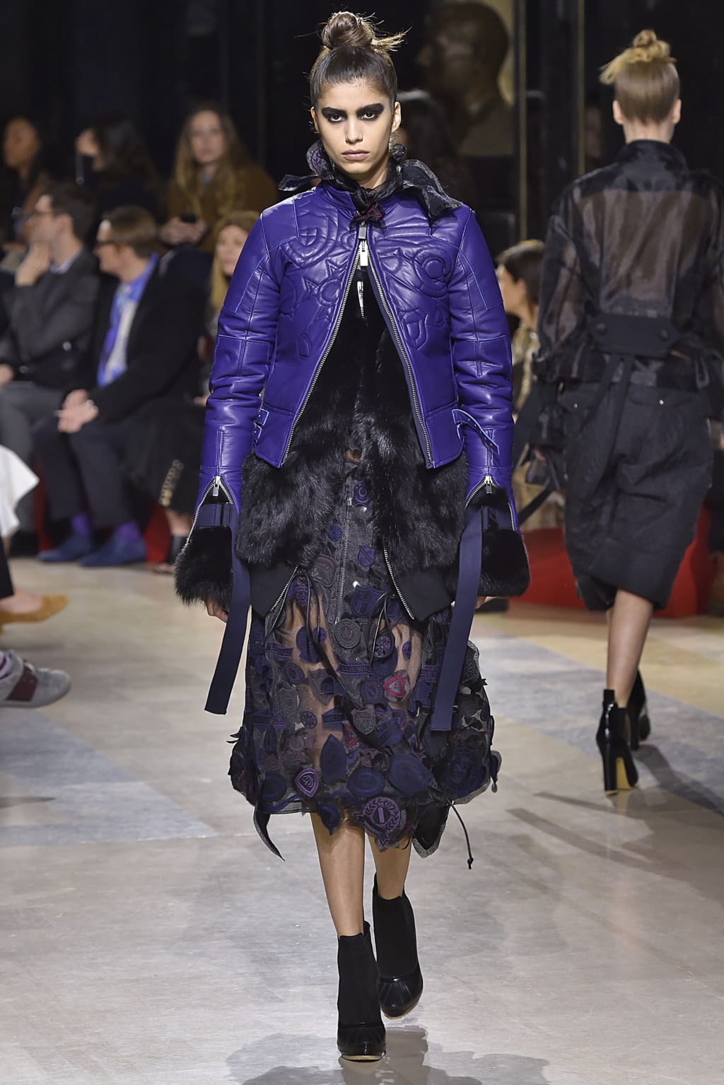 Fashion Week Paris Fall/Winter 2016 look 35 from the Sacai collection womenswear