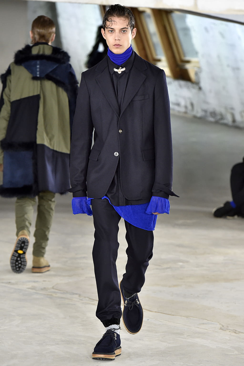 Fashion Week Paris Fall/Winter 2018 look 27 from the Sacai collection menswear