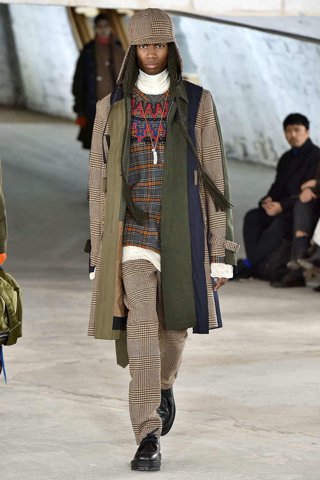 Fashion Week Paris Fall/Winter 2018 look 30 from the Sacai collection 男装