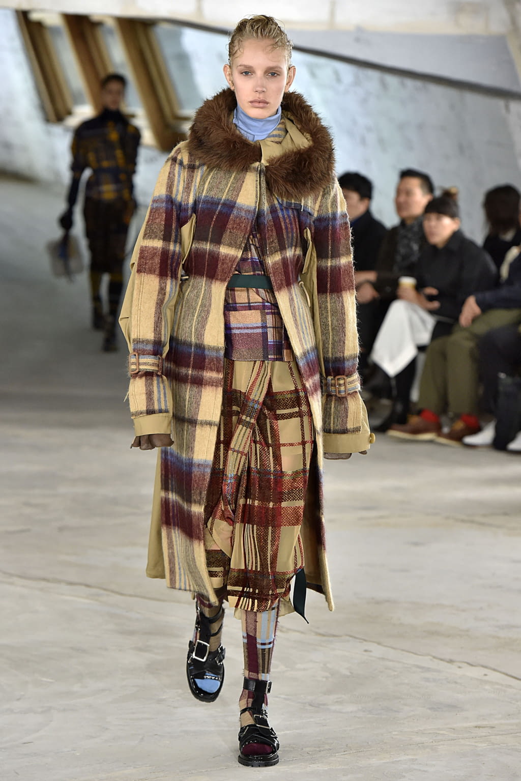 Fashion Week Paris Fall/Winter 2018 look 37 from the Sacai collection 男装