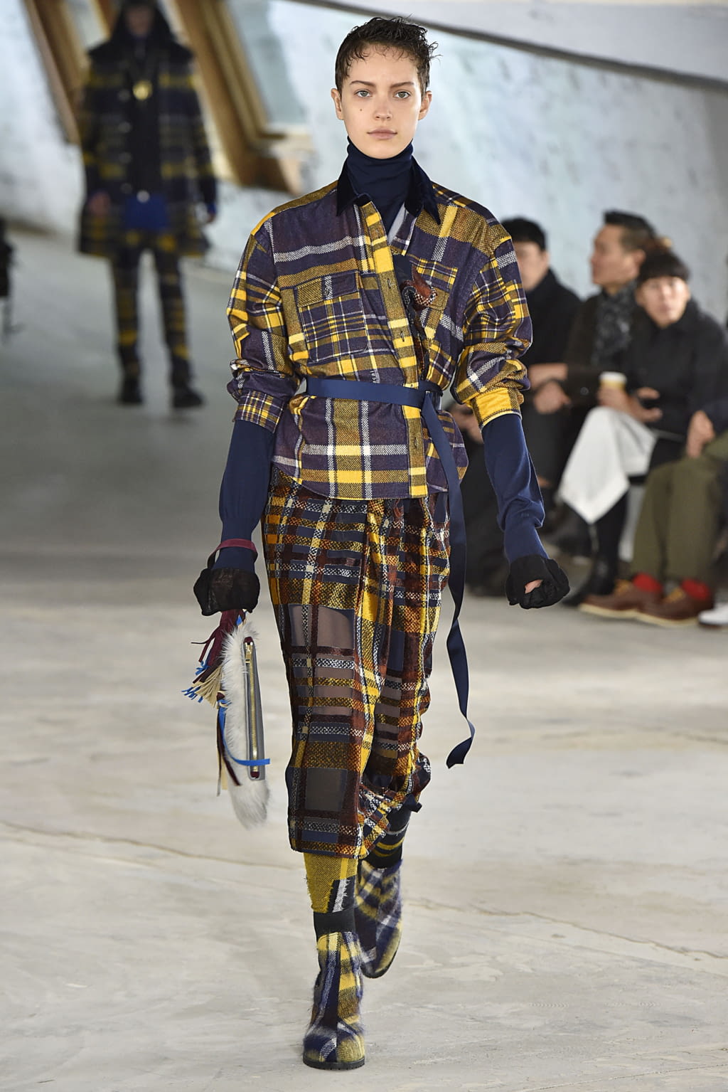 Fashion Week Paris Fall/Winter 2018 look 38 from the Sacai collection menswear