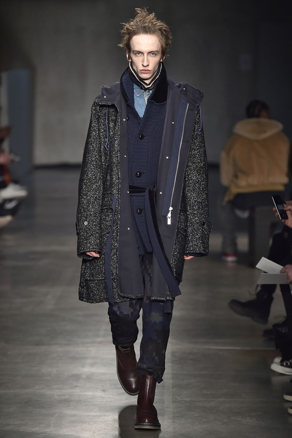 Fashion Week Paris Fall/Winter 2017 look 3 from the Sacai collection menswear