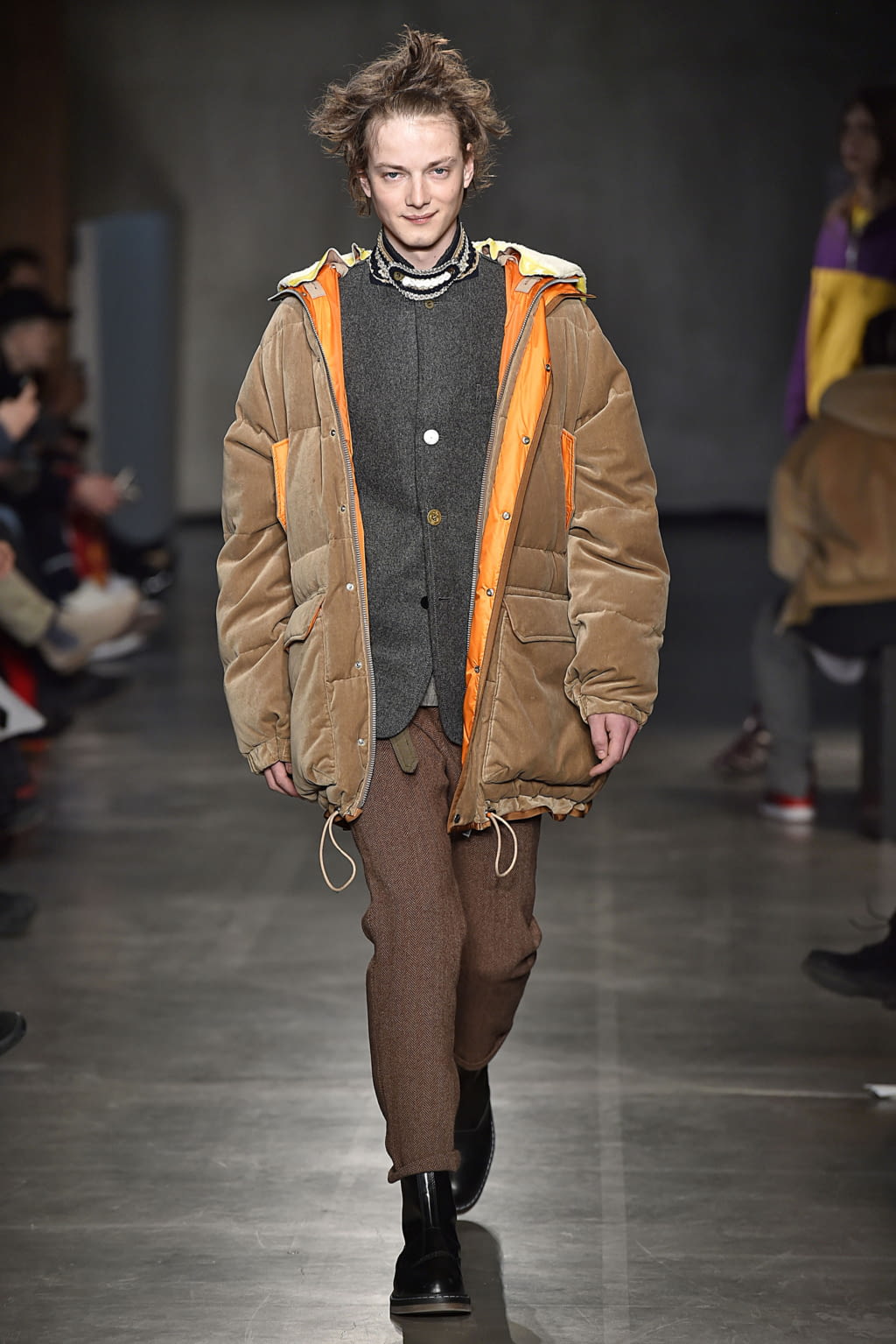 Fashion Week Paris Fall/Winter 2017 look 19 from the Sacai collection menswear