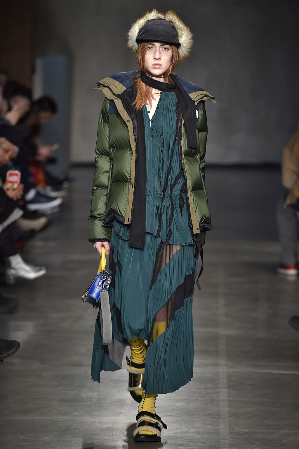 Fashion Week Paris Fall/Winter 2017 look 25 from the Sacai collection 男装