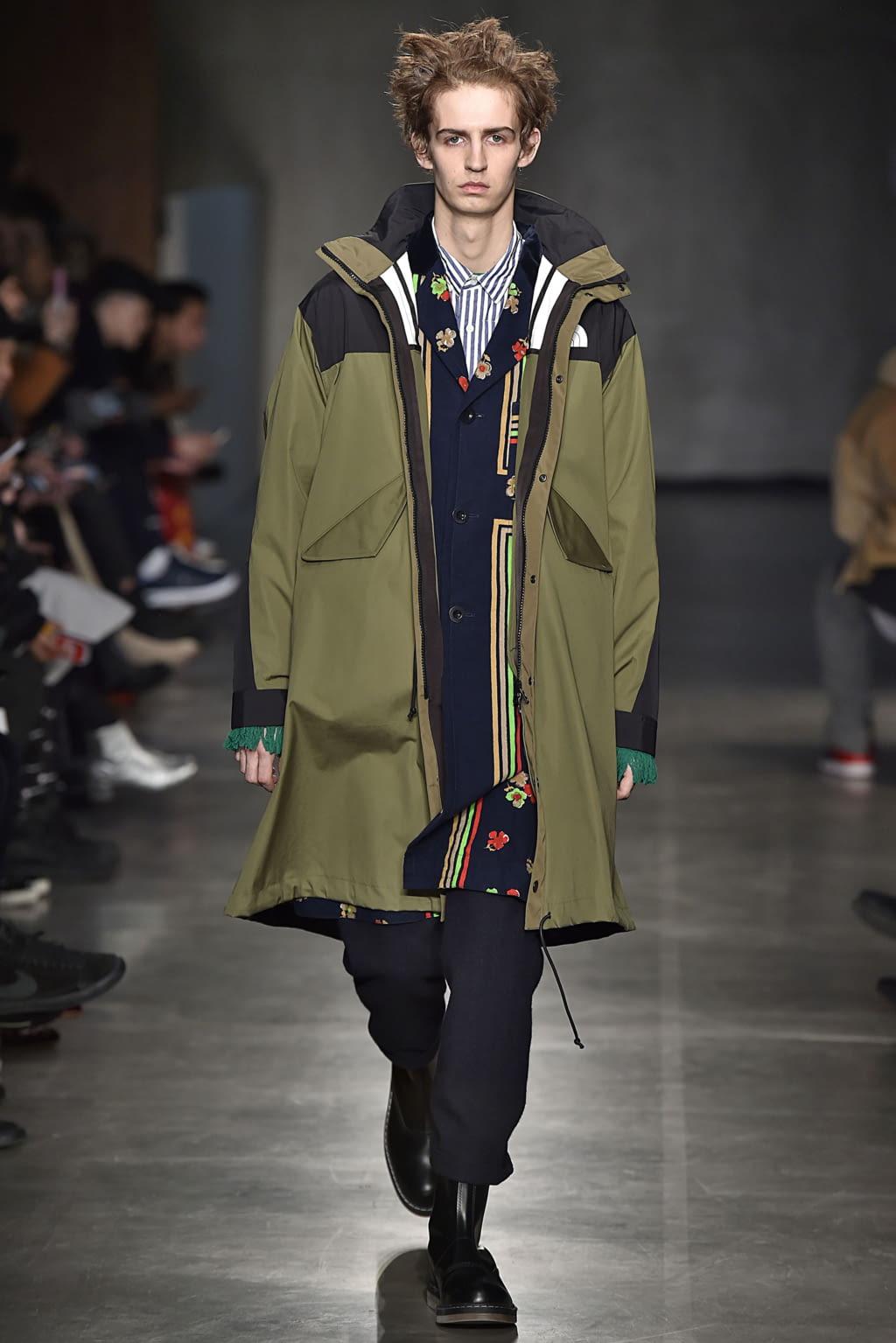 Fashion Week Paris Fall/Winter 2017 look 26 from the Sacai collection menswear