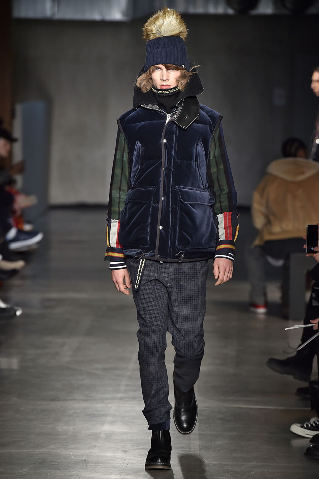 Fashion Week Paris Fall/Winter 2017 look 37 from the Sacai collection menswear