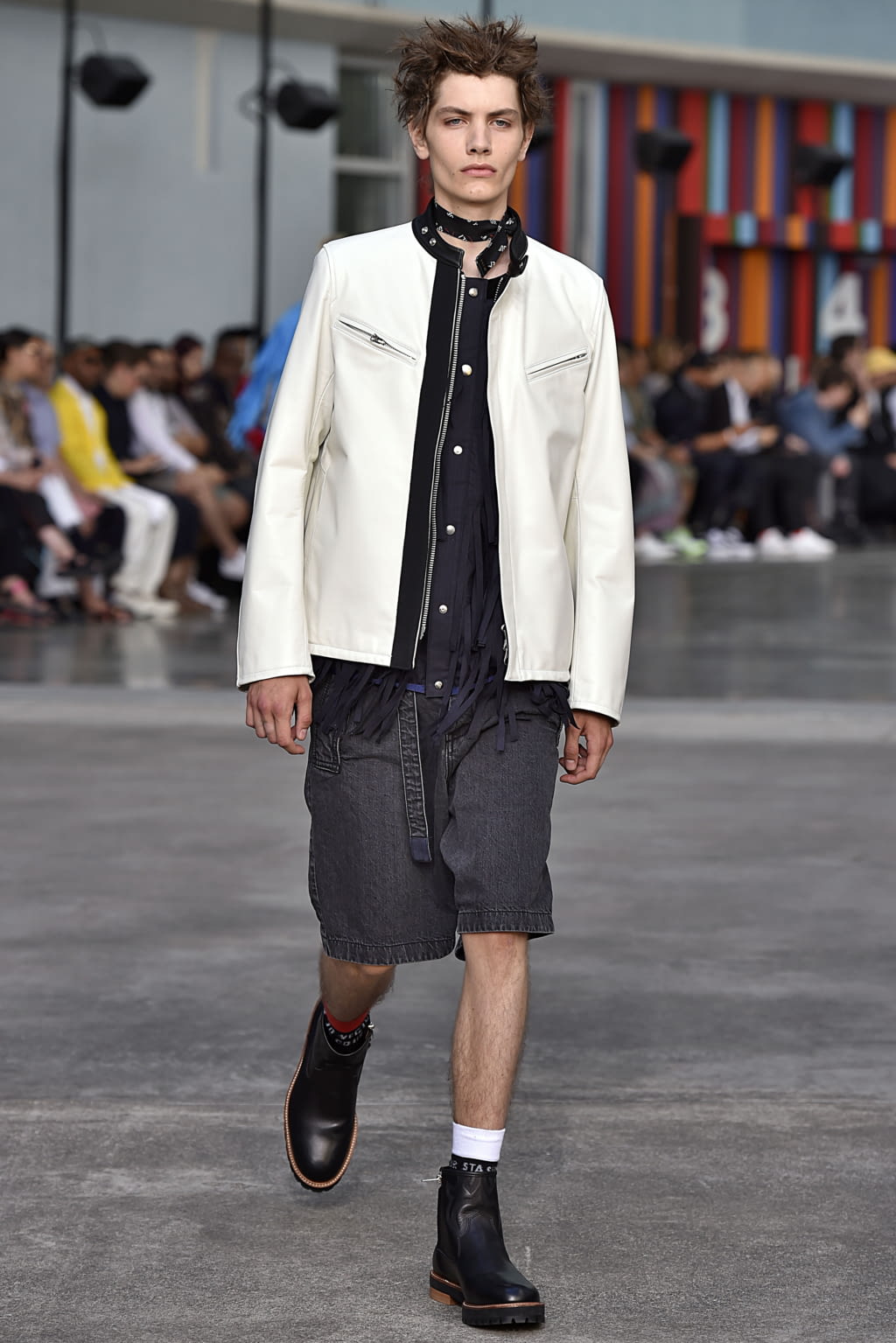 Fashion Week Paris Spring/Summer 2018 look 5 from the Sacai collection menswear