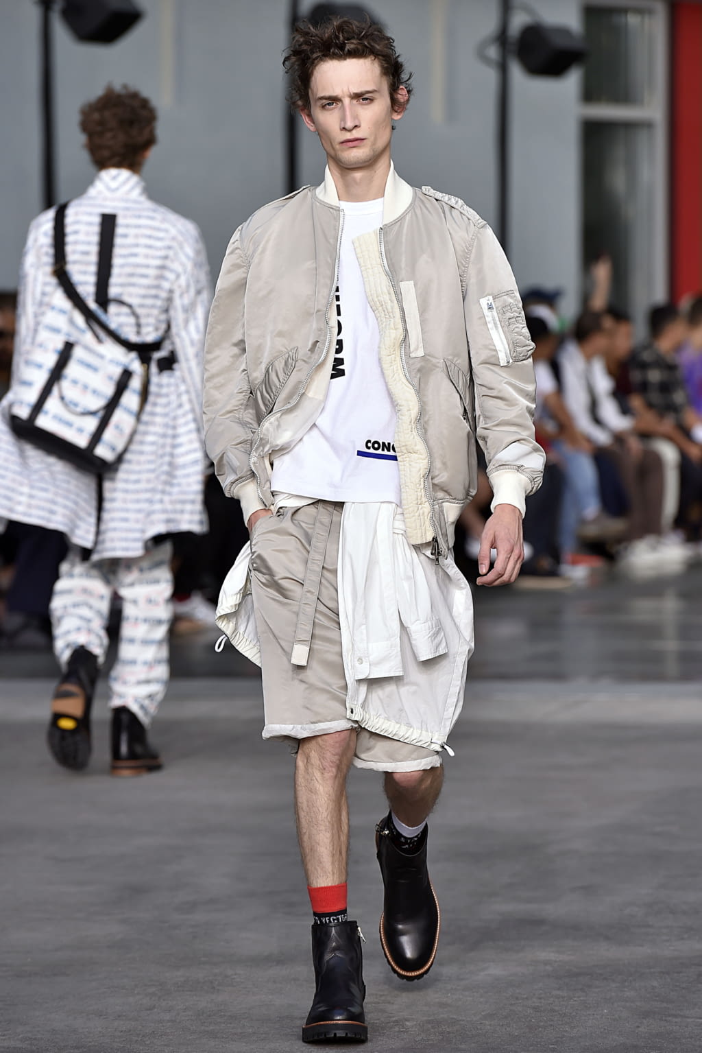 Fashion Week Paris Spring/Summer 2018 look 12 from the Sacai collection menswear