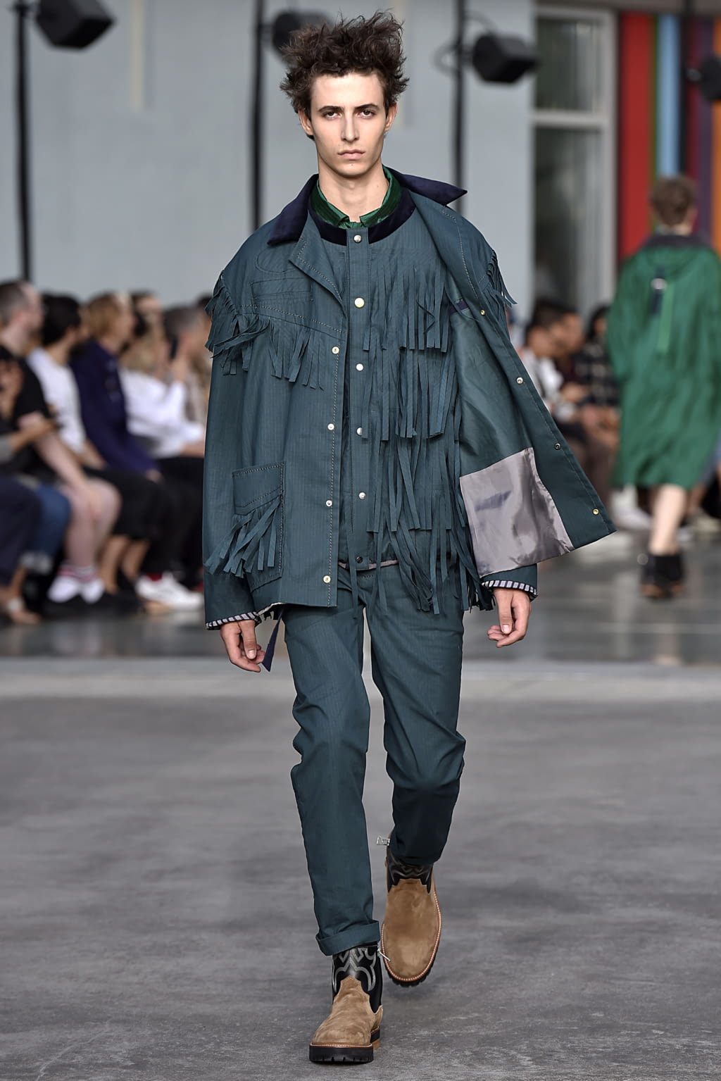 Fashion Week Paris Spring/Summer 2018 look 22 from the Sacai collection 男装