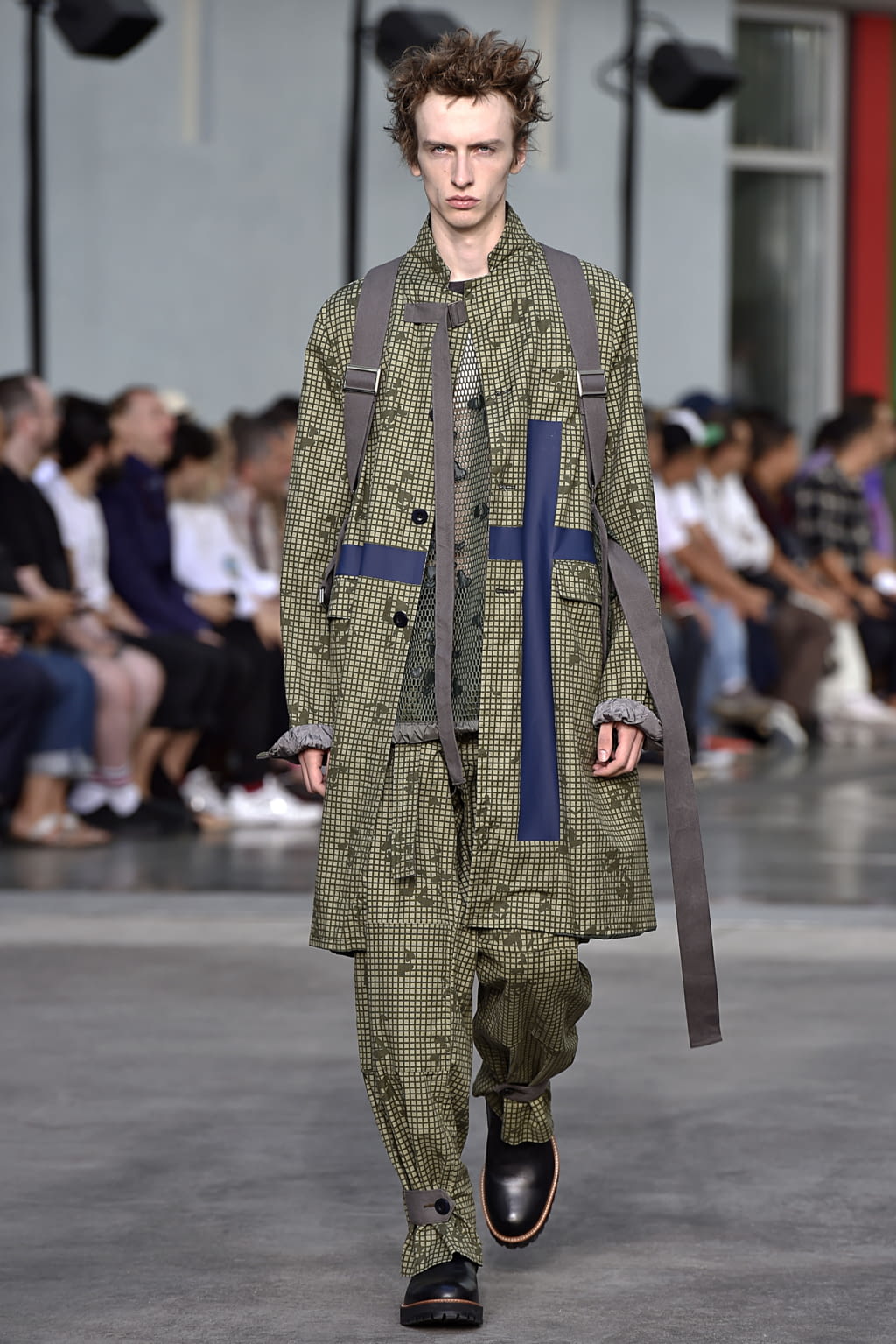 Fashion Week Paris Spring/Summer 2018 look 34 from the Sacai collection menswear