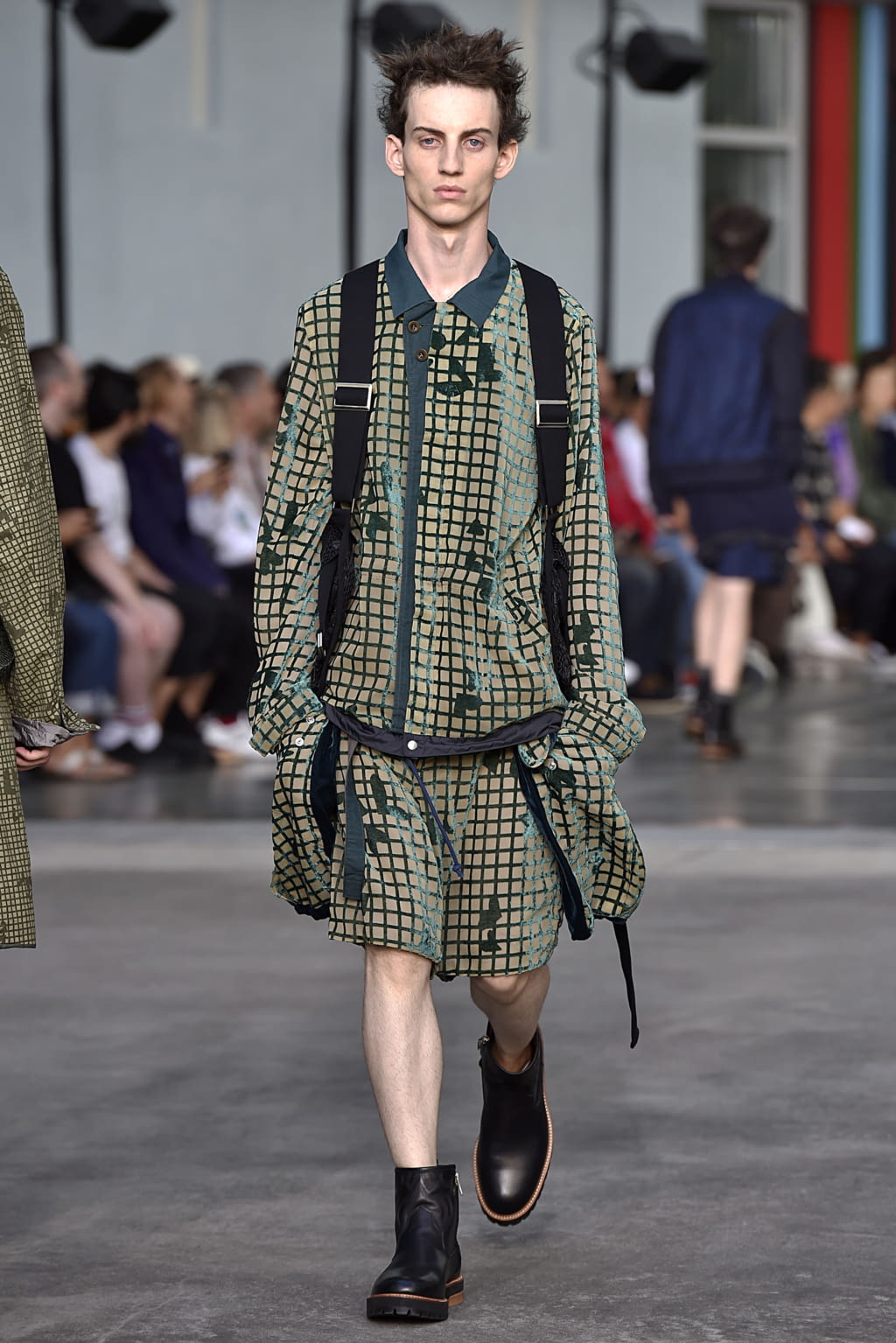 Fashion Week Paris Spring/Summer 2018 look 35 from the Sacai collection menswear