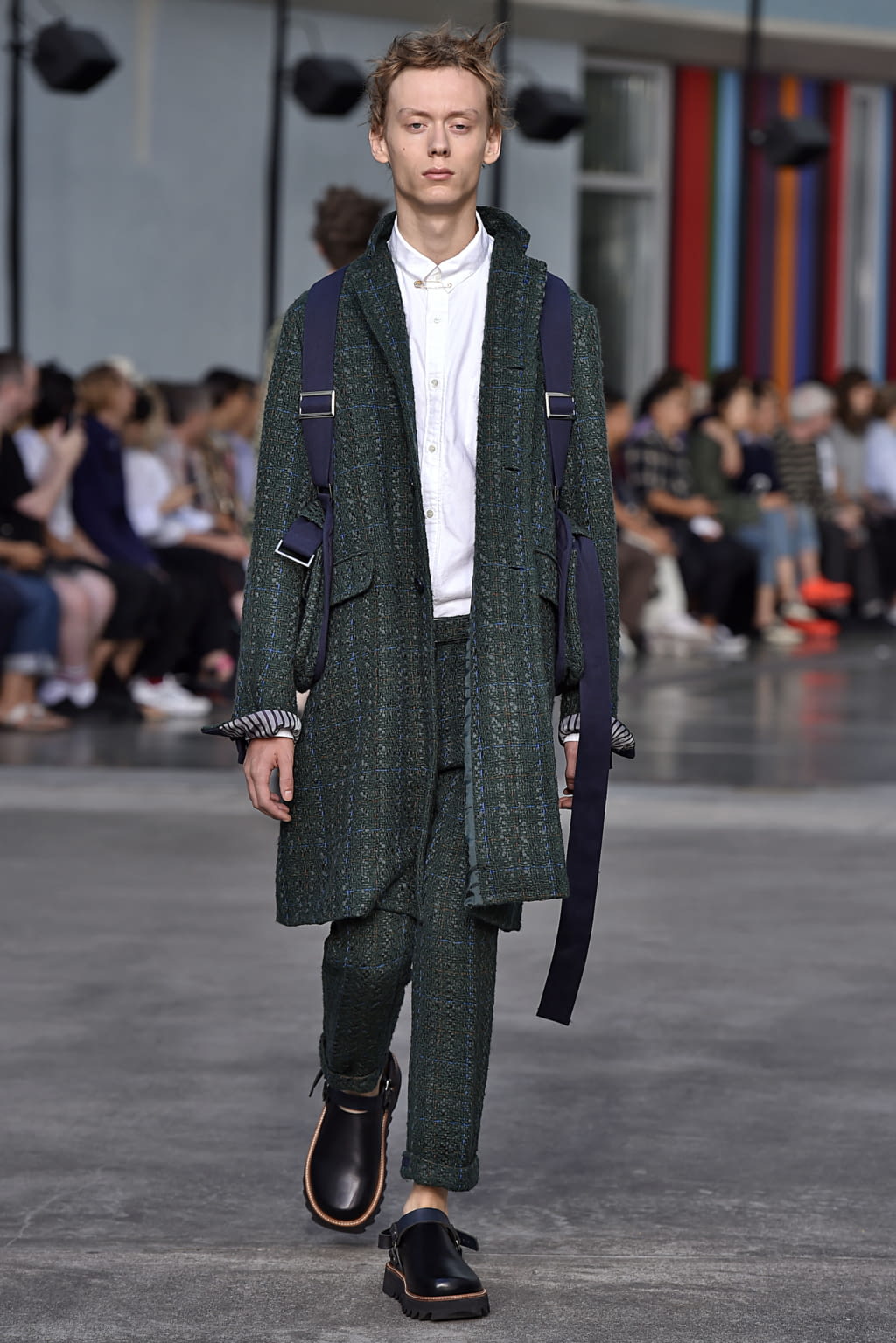 Fashion Week Paris Spring/Summer 2018 look 37 from the Sacai collection menswear