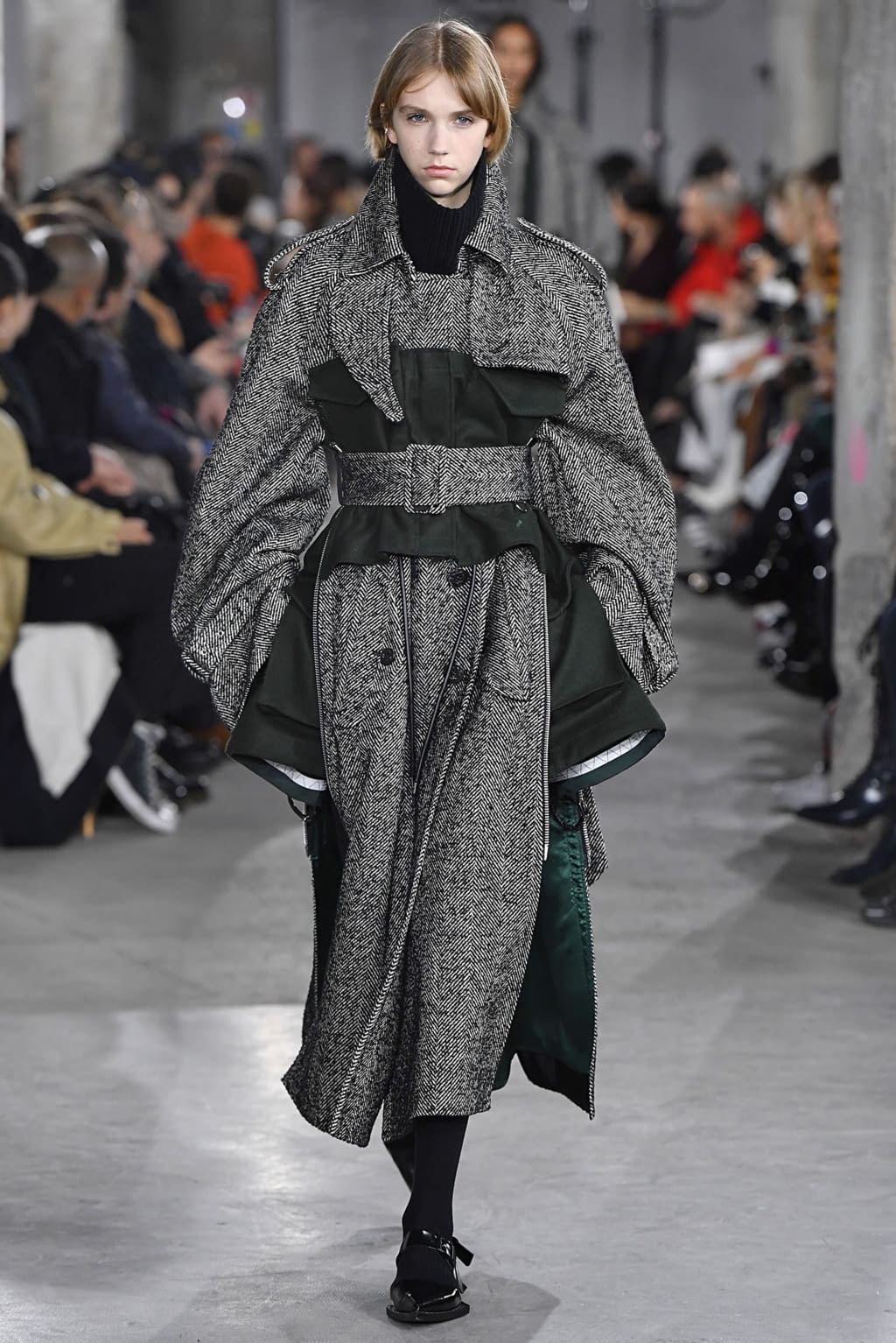 Fashion Week Paris Fall/Winter 2019 look 1 de la collection Sacai womenswear