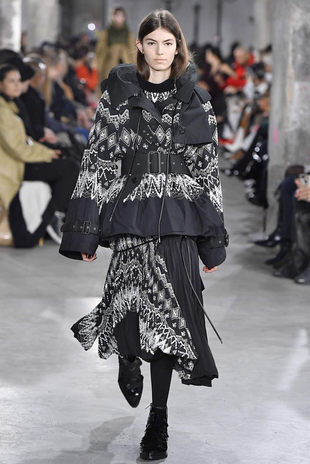 Fashion Week Paris Fall/Winter 2019 look 9 from the Sacai collection 女装