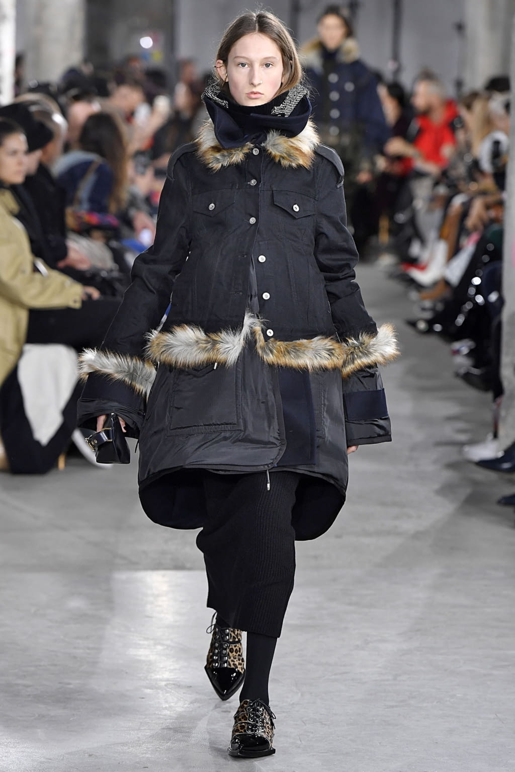 Fashion Week Paris Fall/Winter 2019 look 19 from the Sacai collection womenswear