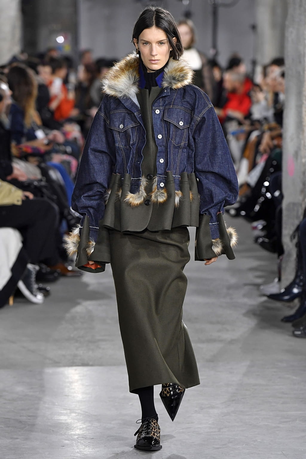 Fashion Week Paris Fall/Winter 2019 look 20 from the Sacai collection womenswear