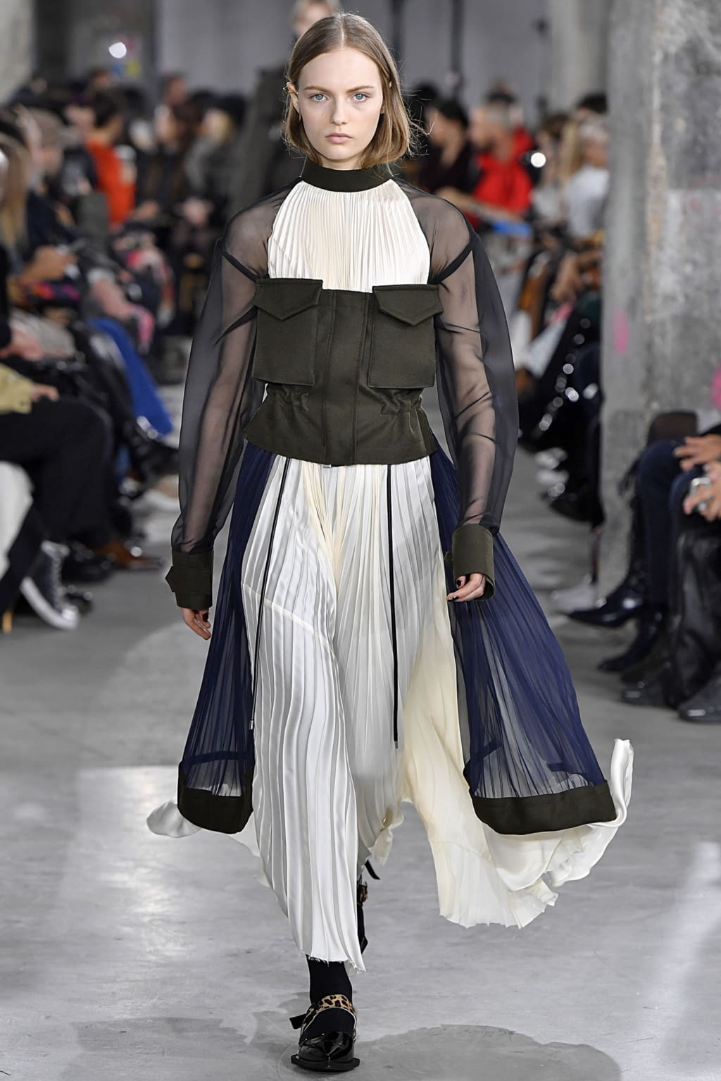 Fashion Week Paris Fall/Winter 2019 look 21 from the Sacai collection 女装