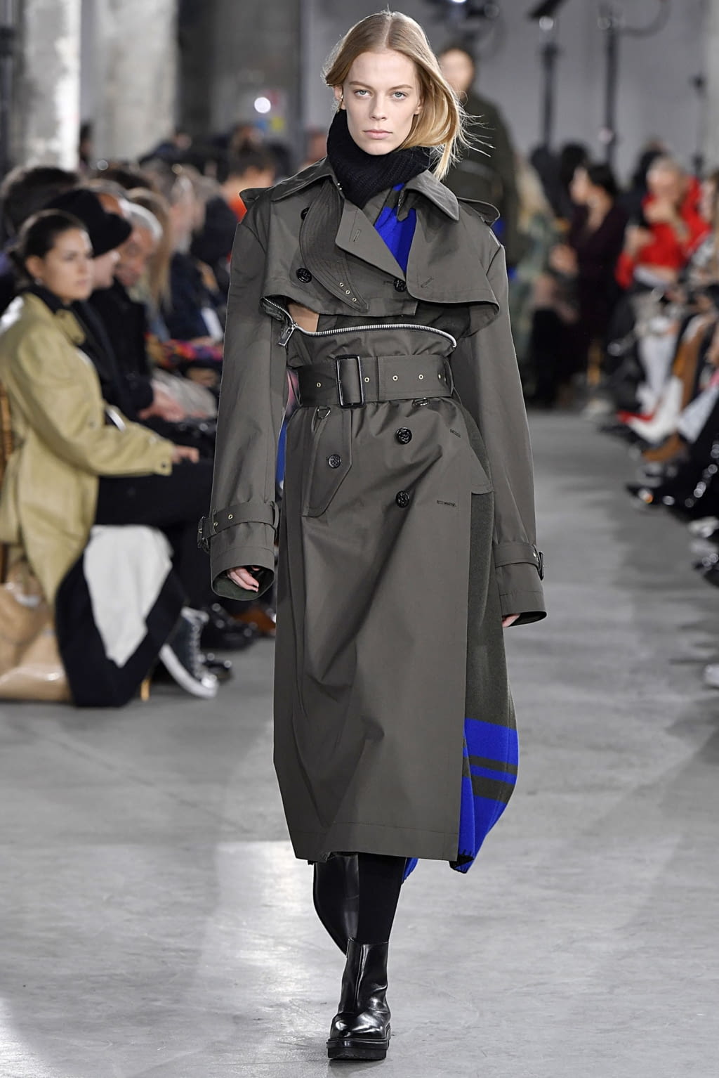 Fashion Week Paris Fall/Winter 2019 look 22 from the Sacai collection womenswear