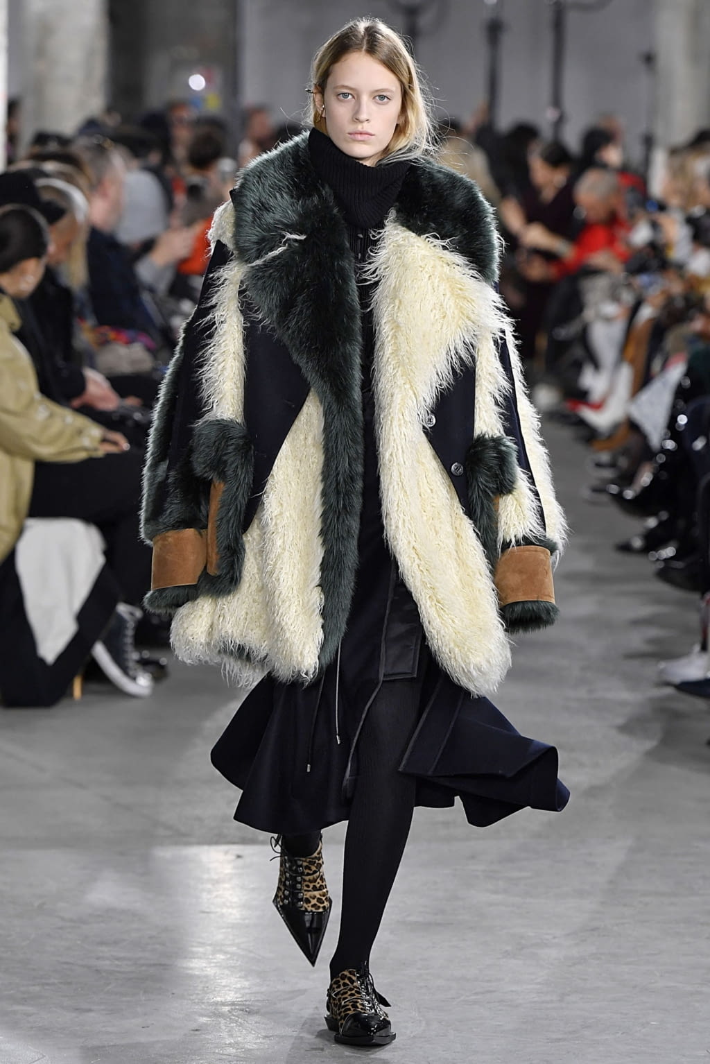 Fashion Week Paris Fall/Winter 2019 look 30 from the Sacai collection 女装