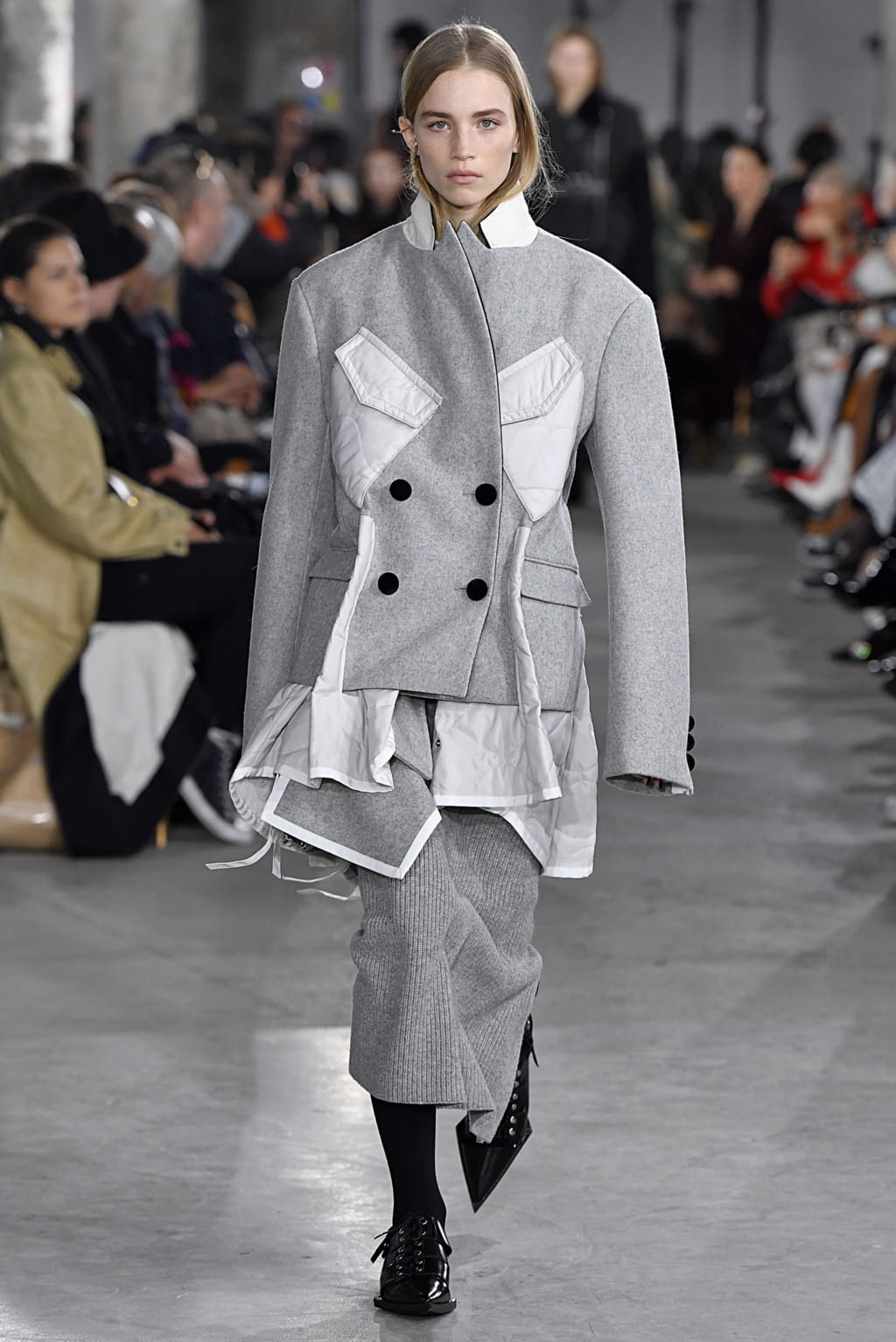 Fashion Week Paris Fall/Winter 2019 look 35 from the Sacai collection 女装