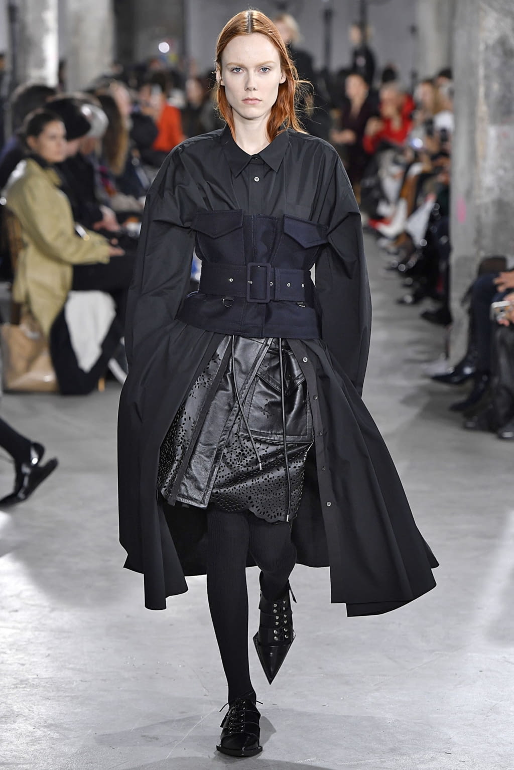 Fashion Week Paris Fall/Winter 2019 look 40 from the Sacai collection 女装