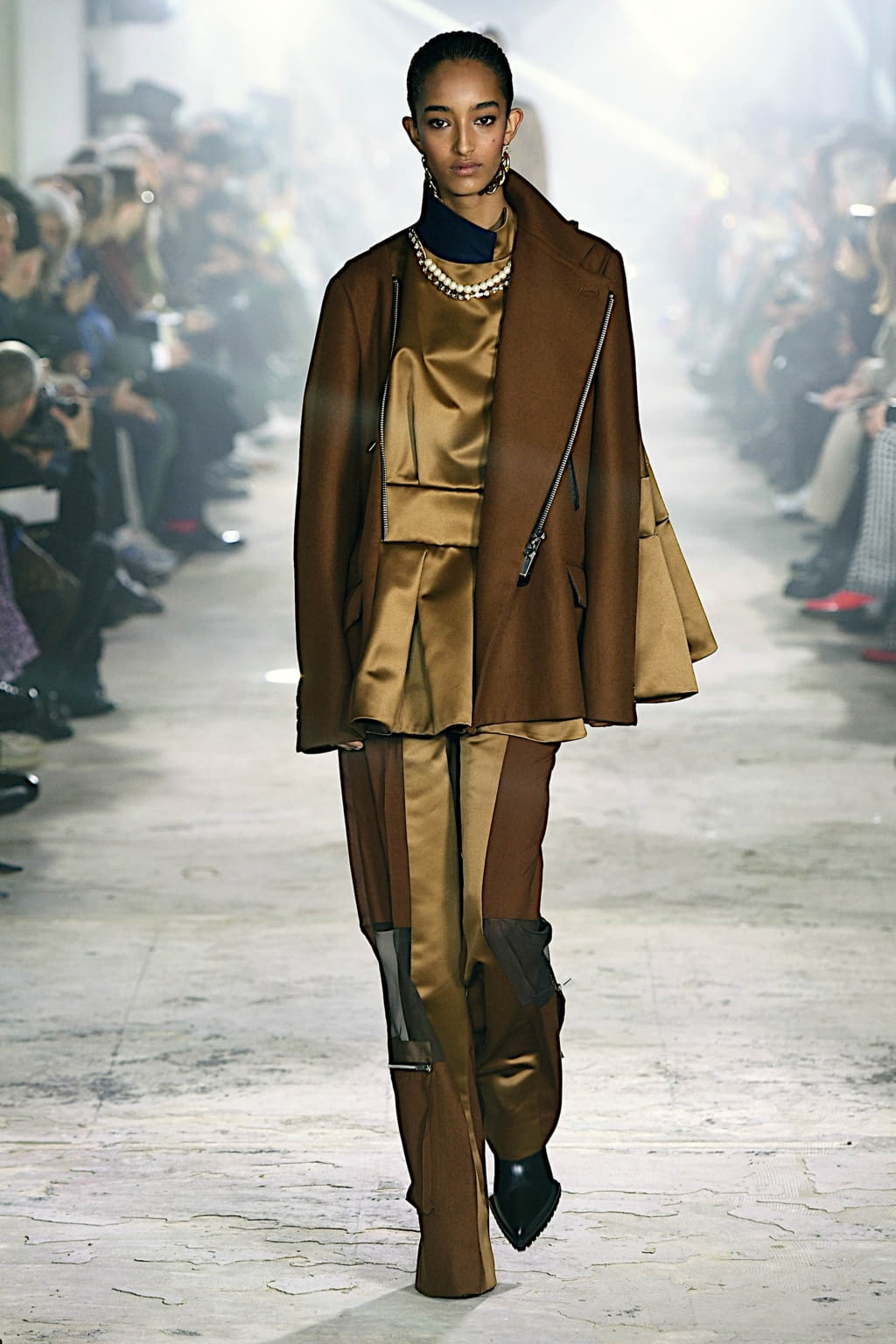 Fashion Week Paris Fall/Winter 2020 look 3 de la collection Sacai womenswear