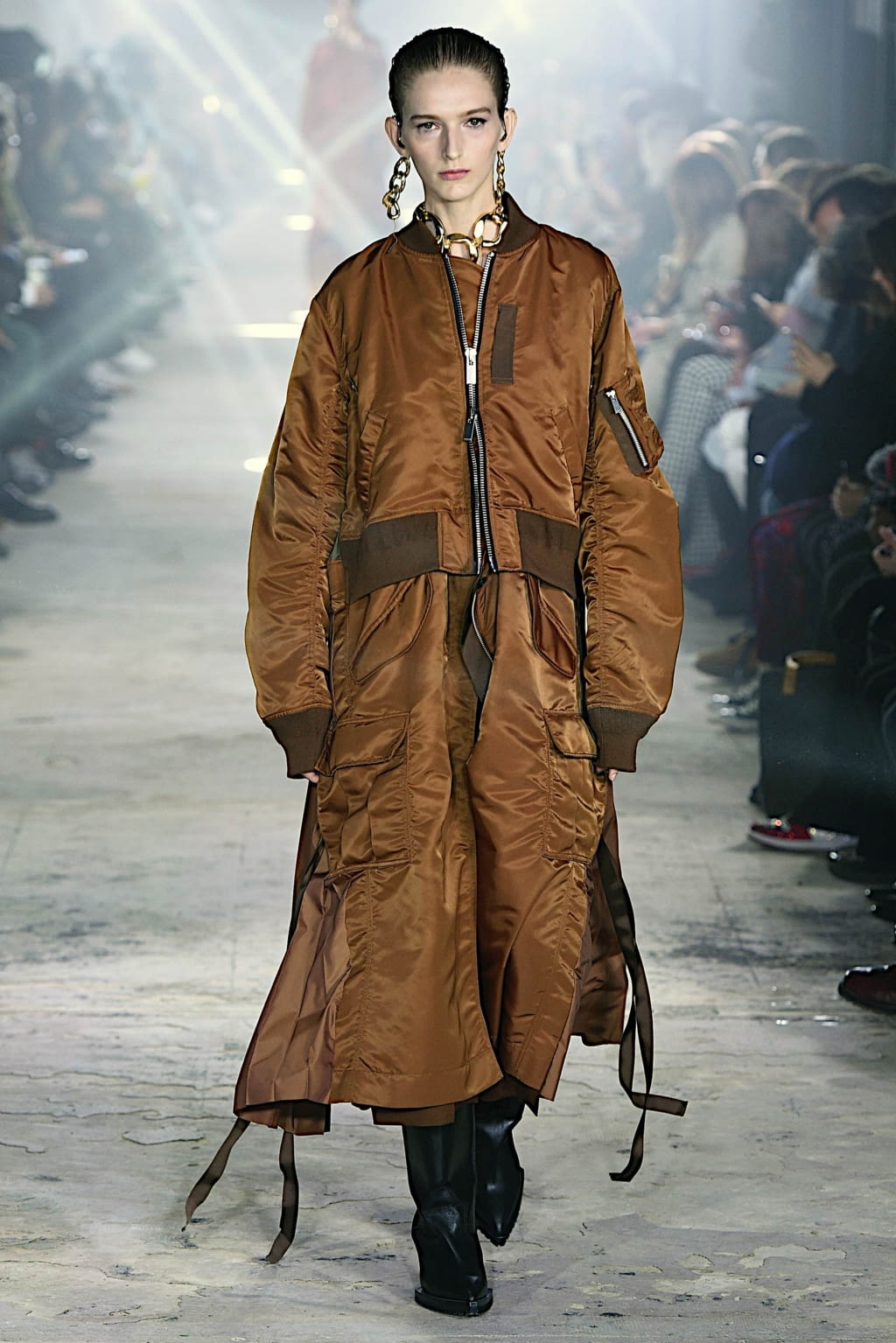 Fashion Week Paris Fall/Winter 2020 look 12 from the Sacai collection 女装