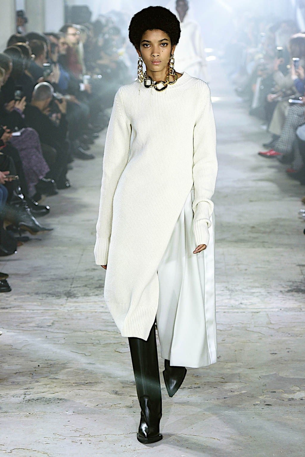 Fashion Week Paris Fall/Winter 2020 look 23 de la collection Sacai womenswear