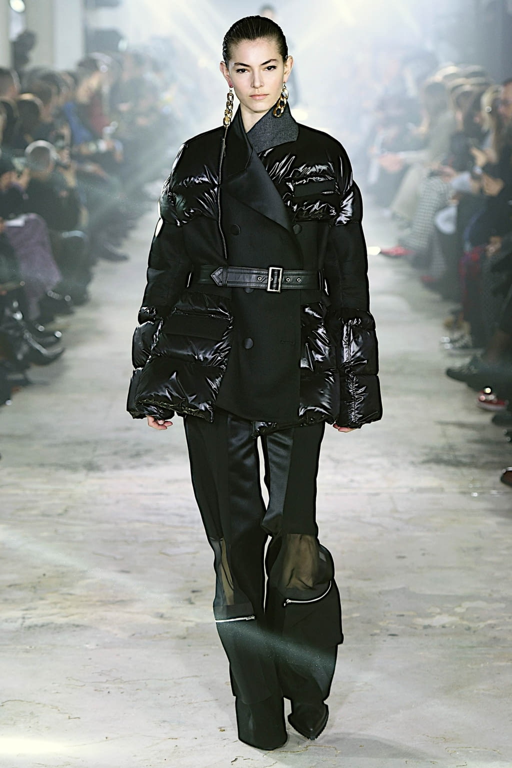 Fashion Week Paris Fall/Winter 2020 look 29 from the Sacai collection womenswear
