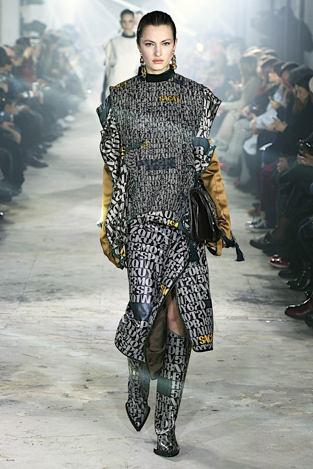Fashion Week Paris Fall/Winter 2020 look 31 de la collection Sacai womenswear
