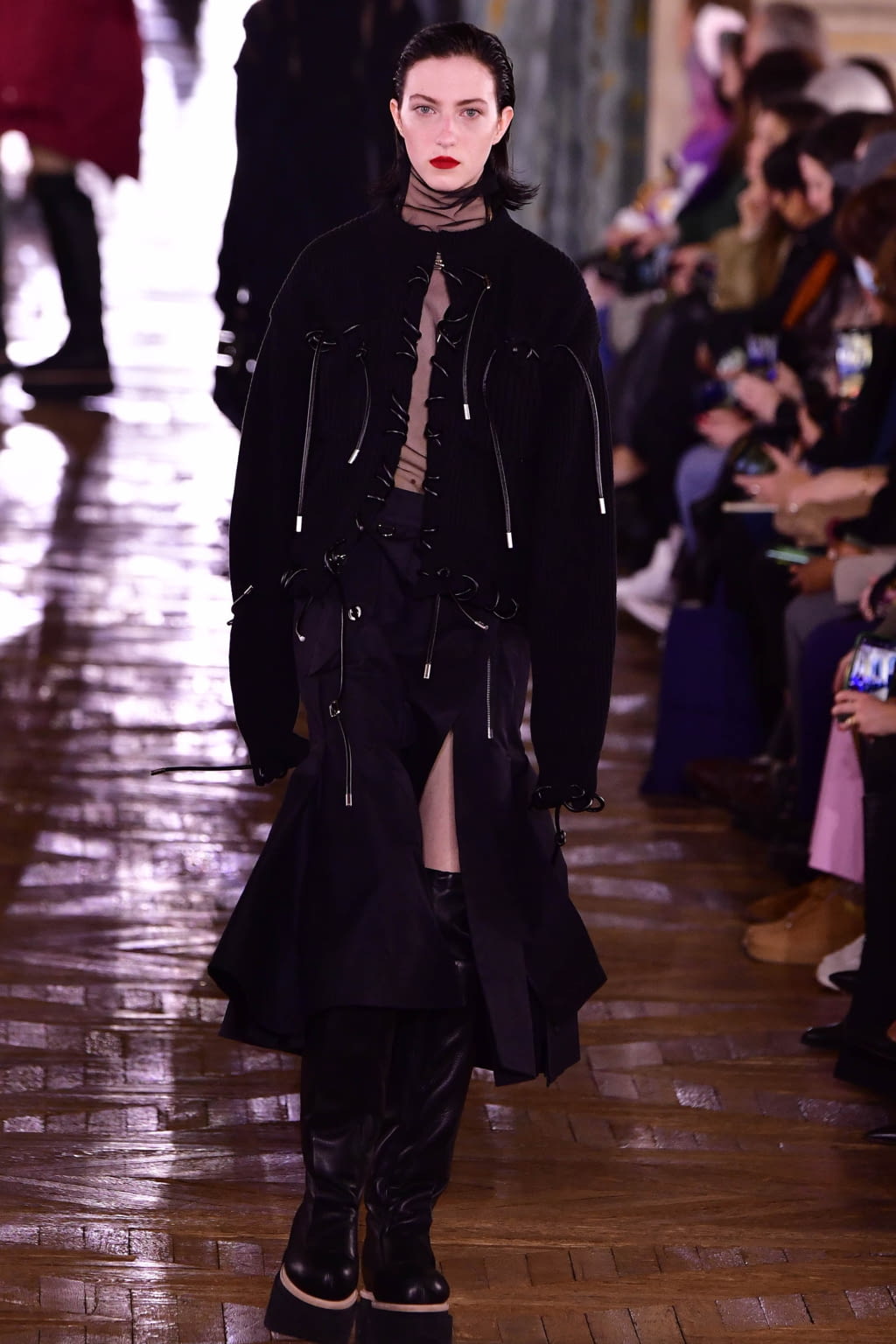 Fashion Week Paris Fall/Winter 2022 look 18 from the Sacai collection womenswear